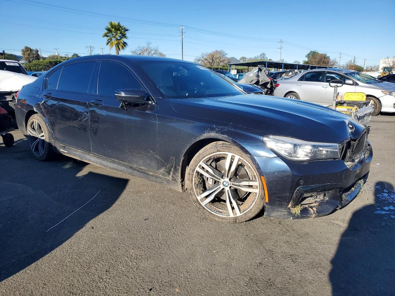 2016 BMW 740 i