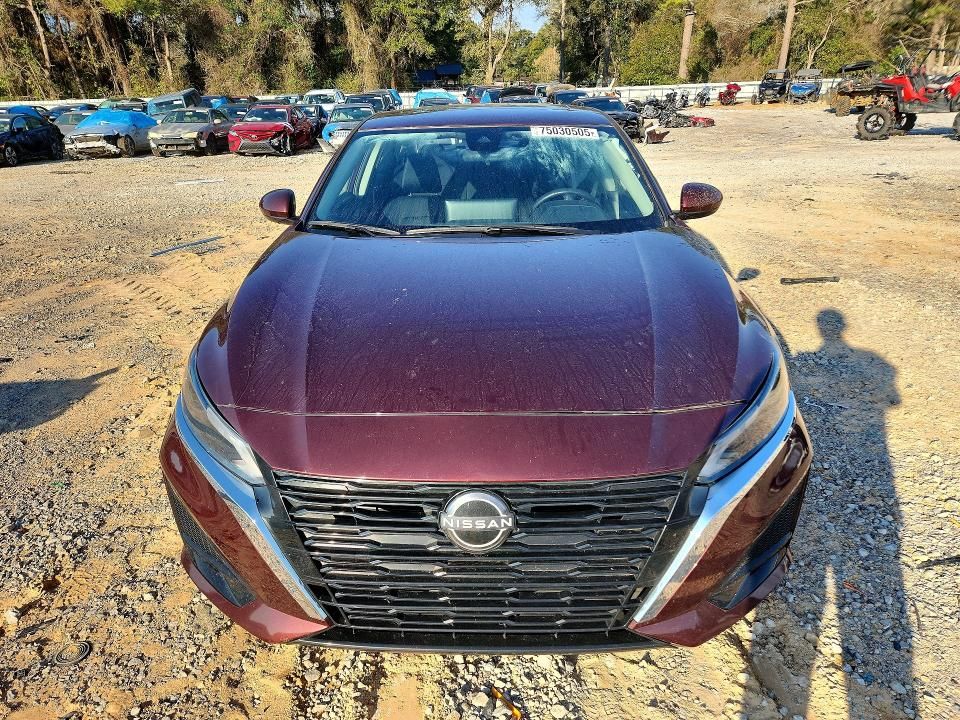 2023 Nissan Altima sv