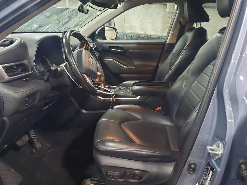 2022 Toyota Highlander Hybrid xle