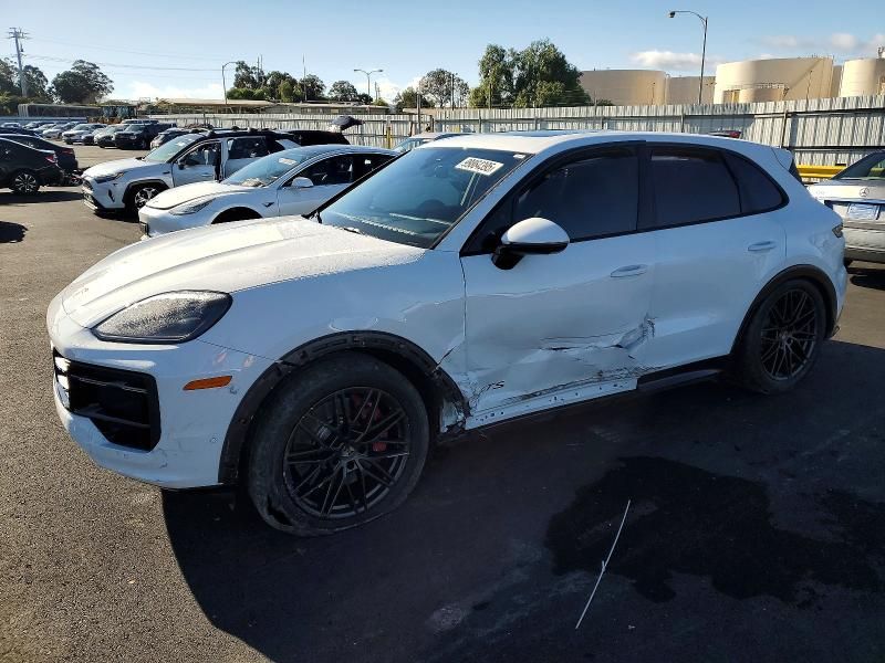2025 Porsche Cayenne gts
