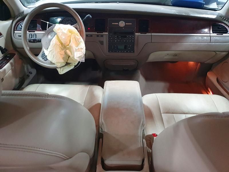 2003 Lincoln Town car Executive