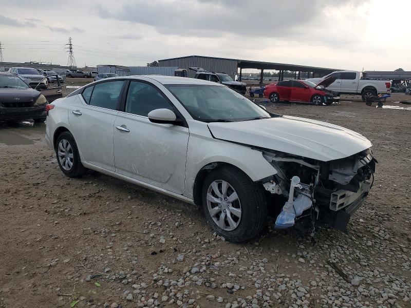 2019 Nissan Altima s