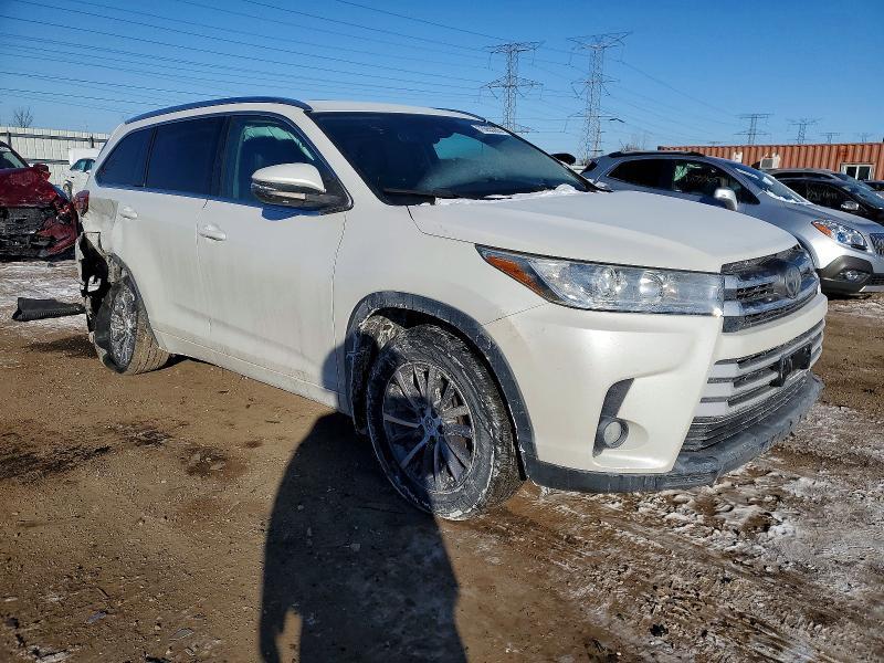 2018 Toyota Highlander se