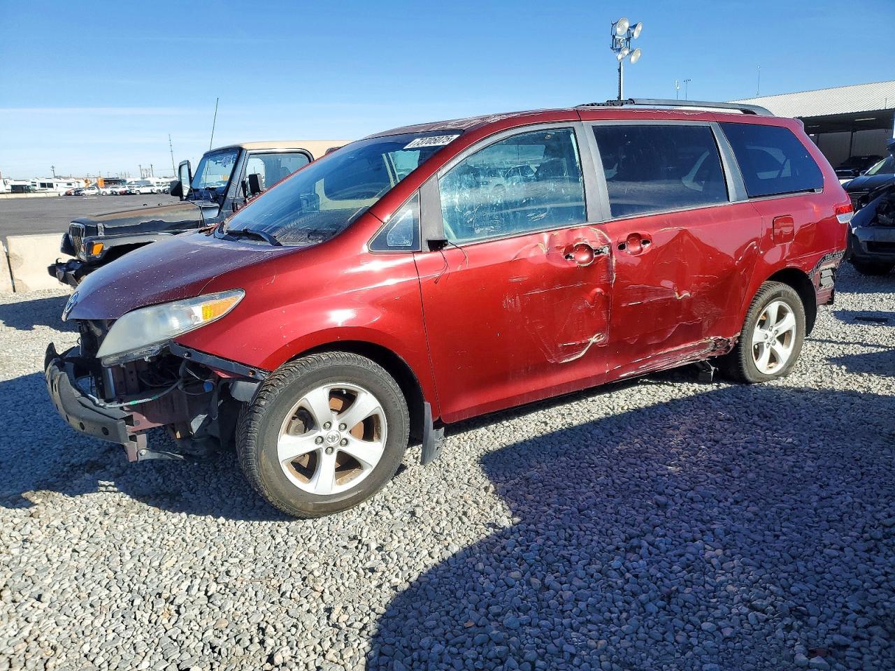 2011 Toyota Sienna le