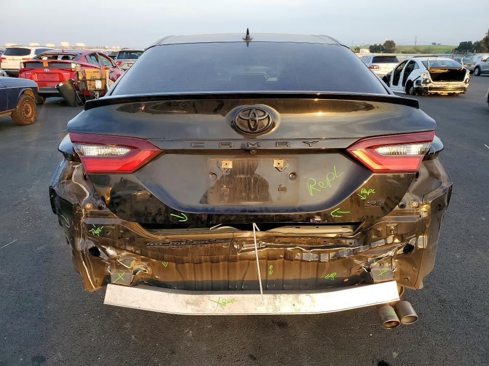 2021 Toyota Camry se