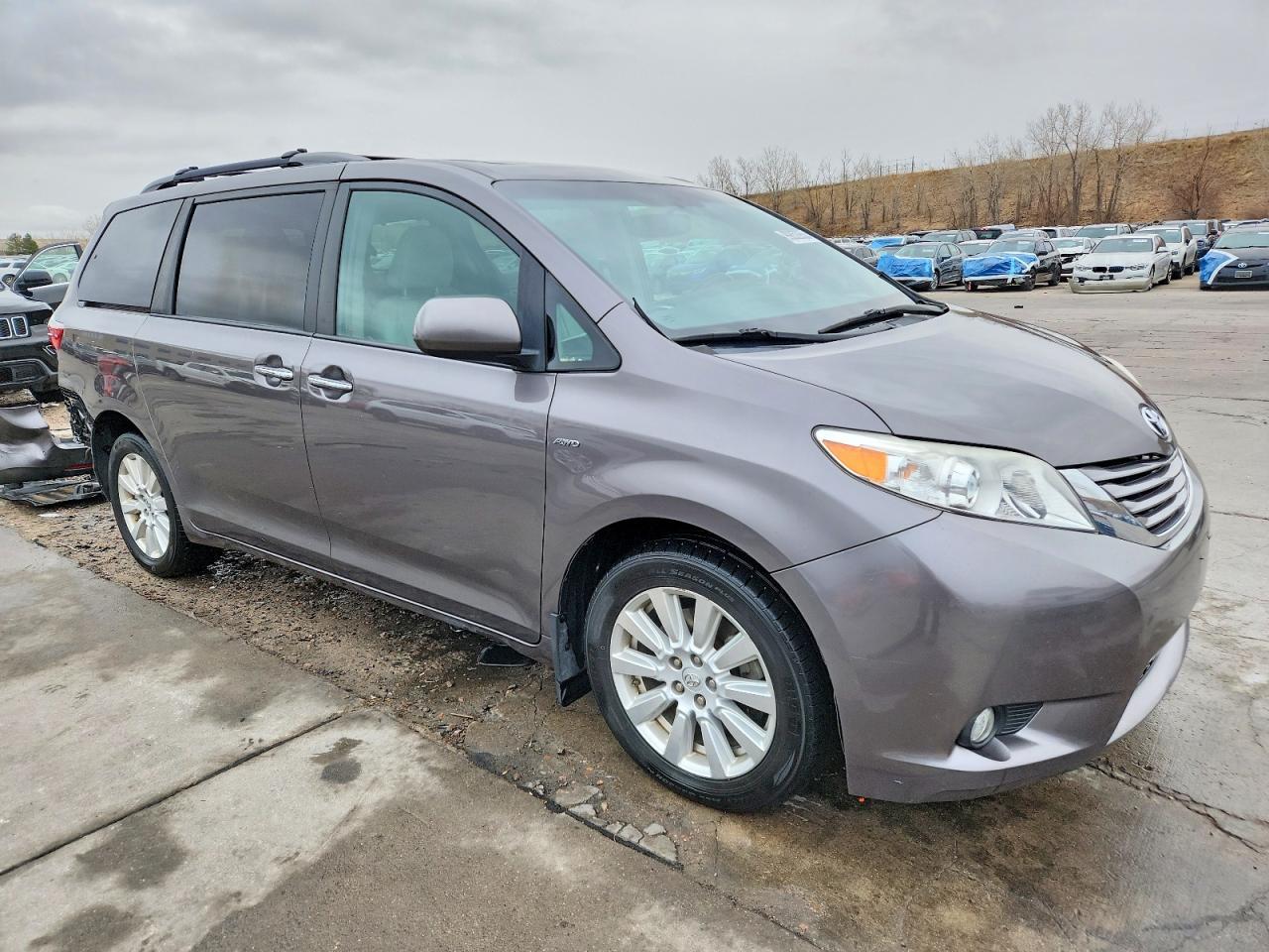 2017 Toyota Sienna xle 7-passenger