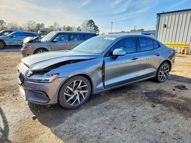 2020 Volvo S60 T5 Momentum