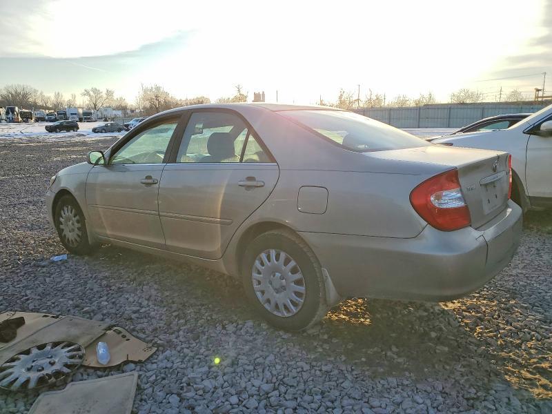 2004 Toyota Camry le