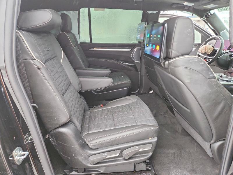 2026 Cadillac Escalade v esv