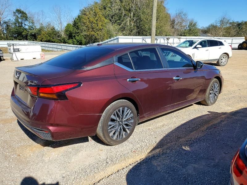 2024 Nissan Altima sv