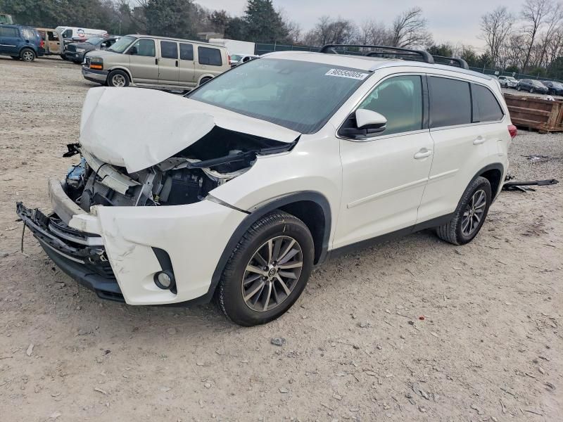 2019 Toyota Highlander se