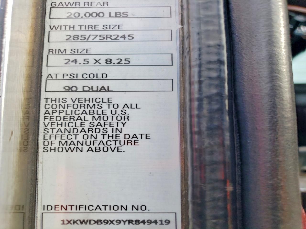 2000 Kenworth W900 Semi Truck