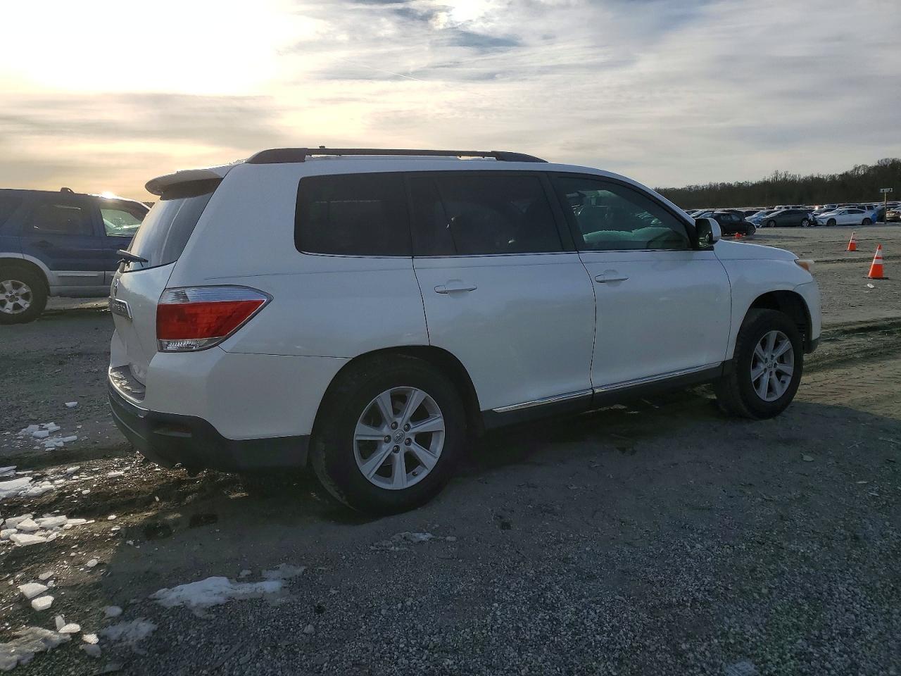 2013 Toyota Highlander Base