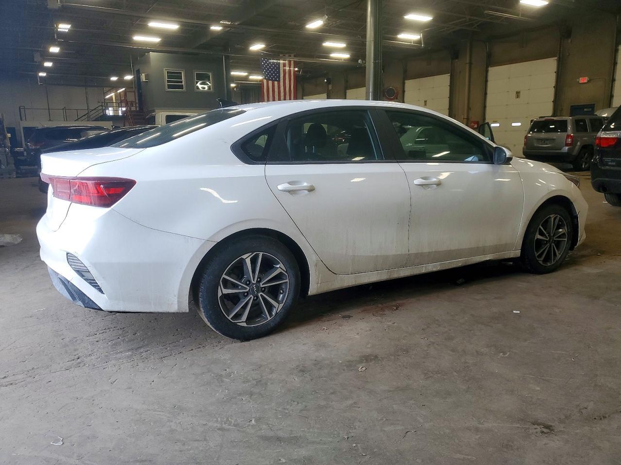 2023 KIA Forte lx