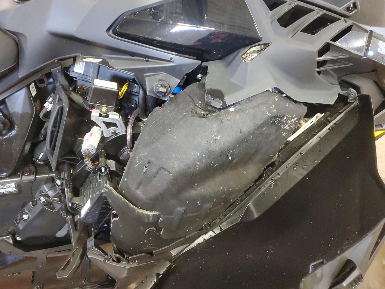 2025 Skidoo Backcountry XRS 850 Snowmobile