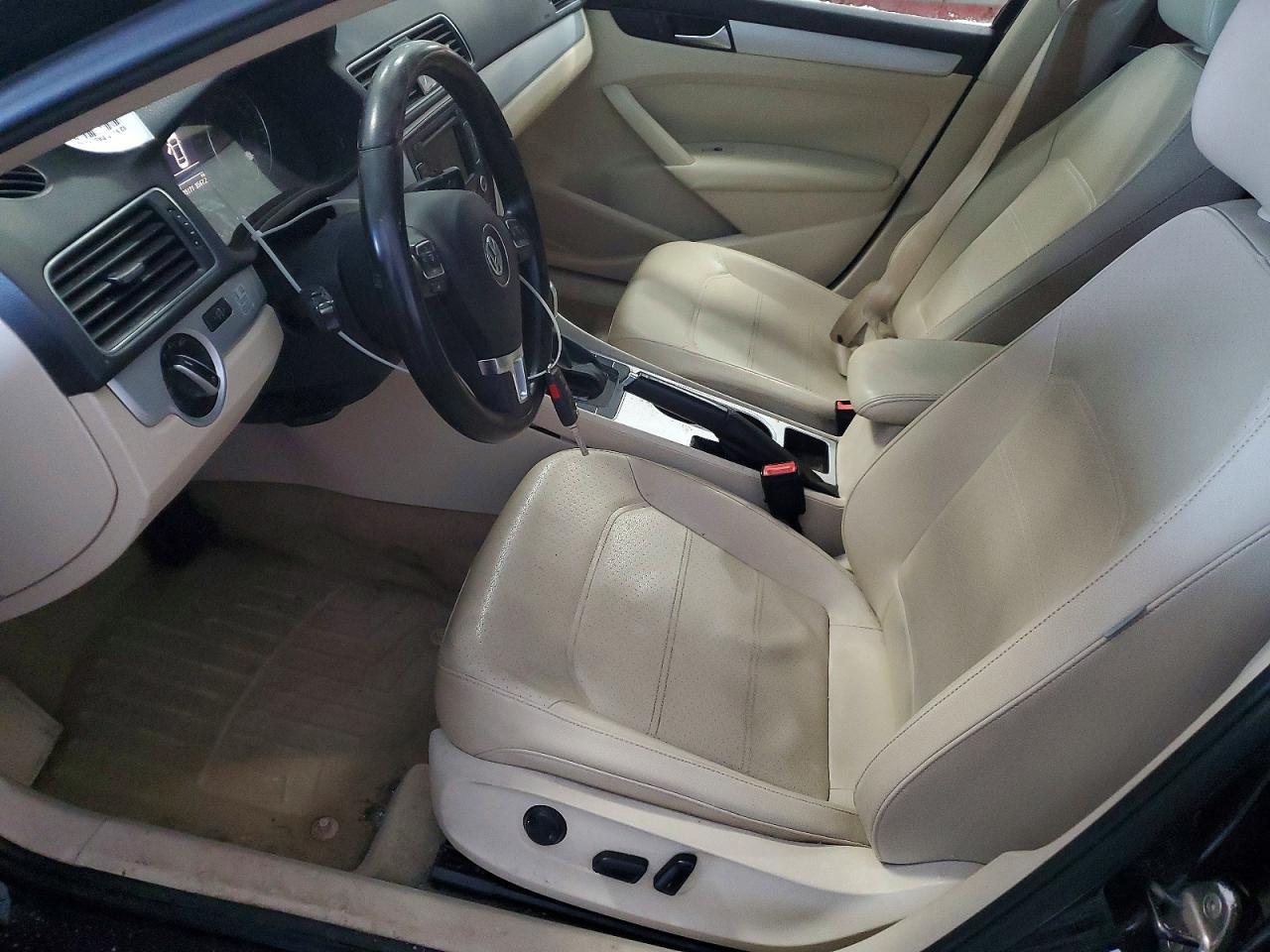 2013 Volkswagen Passat se
