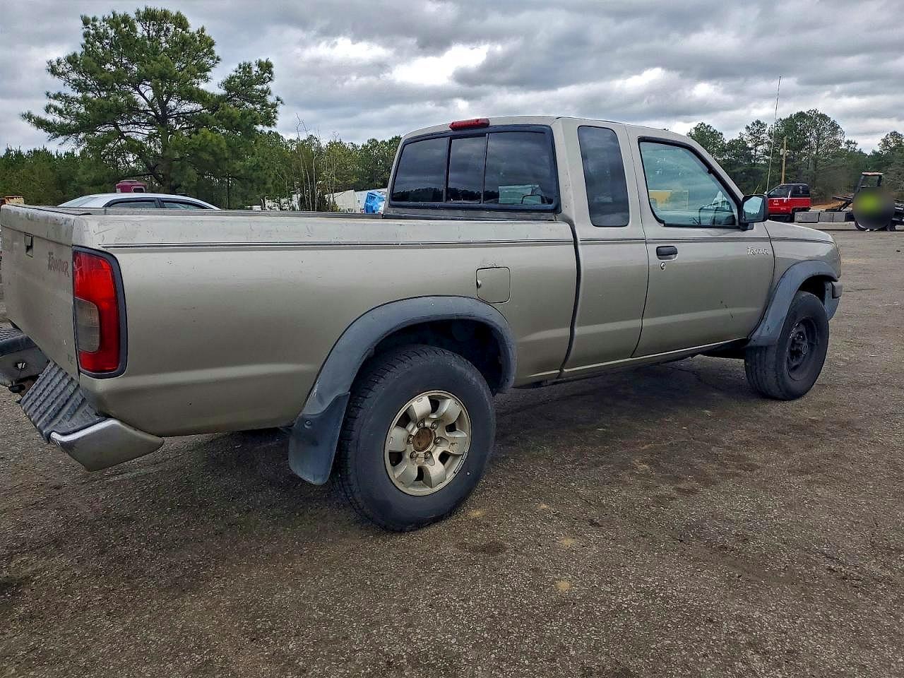 2000 Nissan Frontier King cab xe