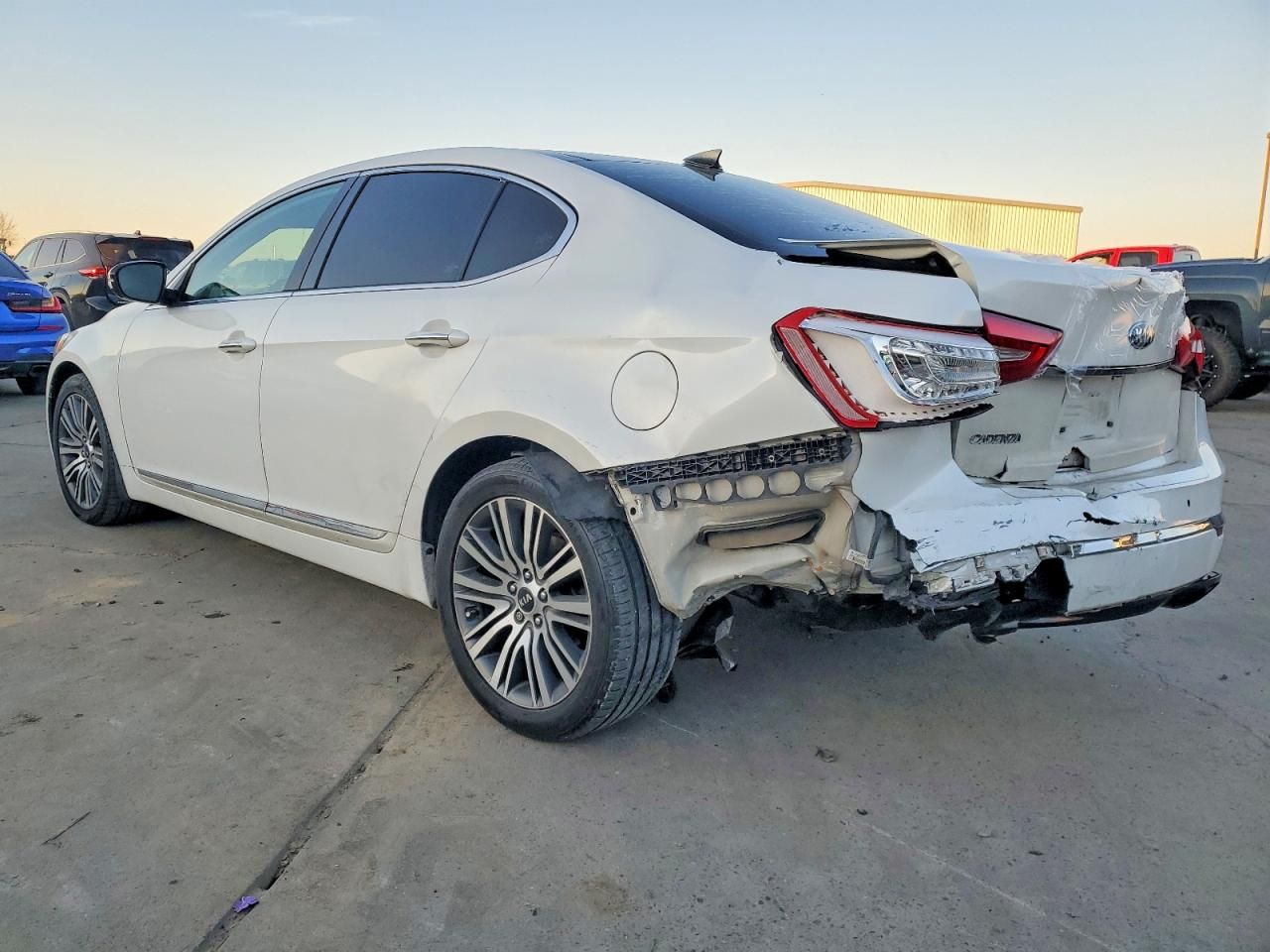 2014 KIA Cadenza Premium