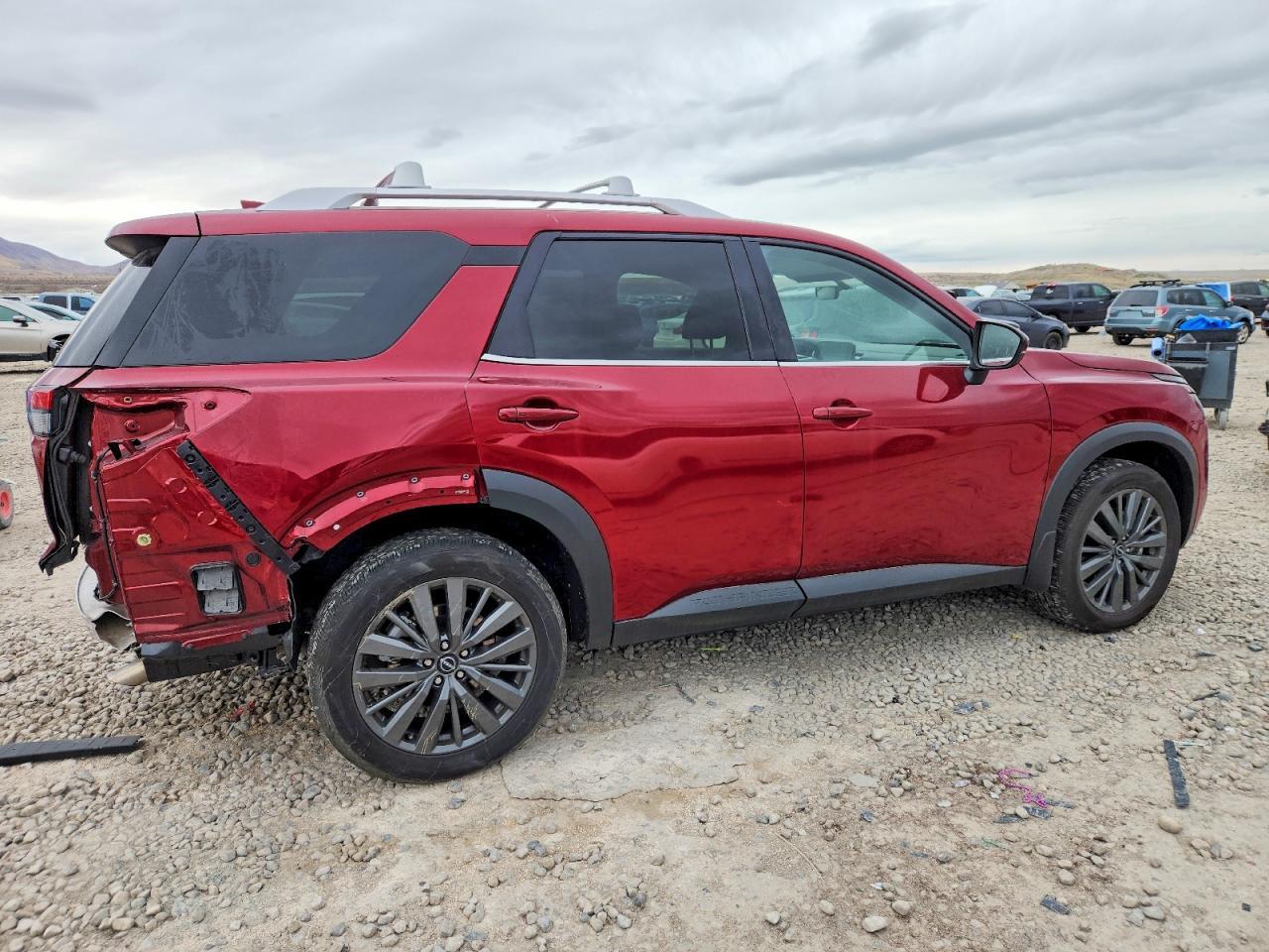 2025 Nissan Pathfinder sl