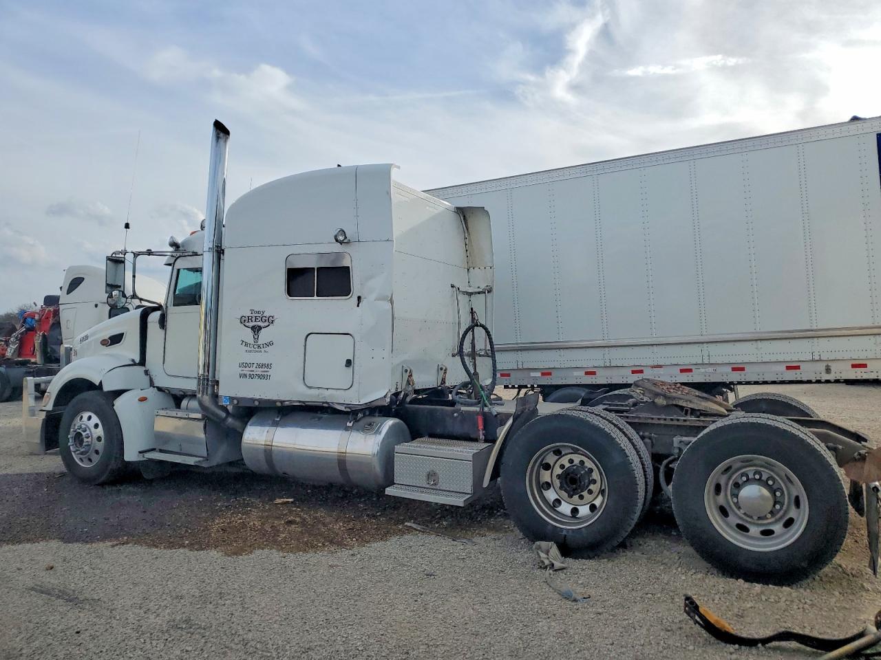2009 Peterbilt 386 Semi Truck