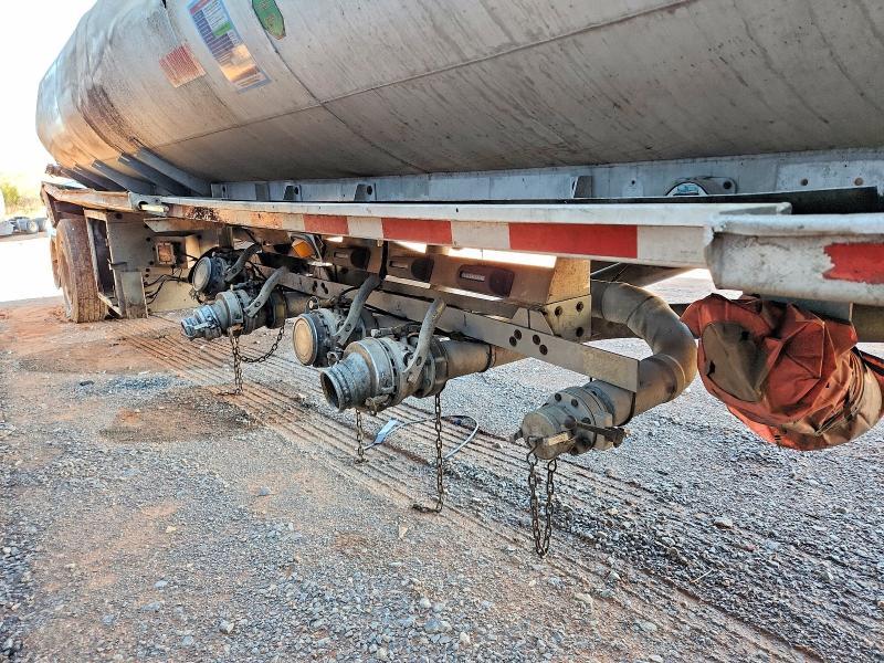 1996 Cust Tanker 1996 Custom Tank Trailer