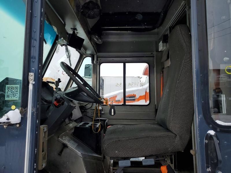 2020 Freightliner Mt 45G Delivery Truck