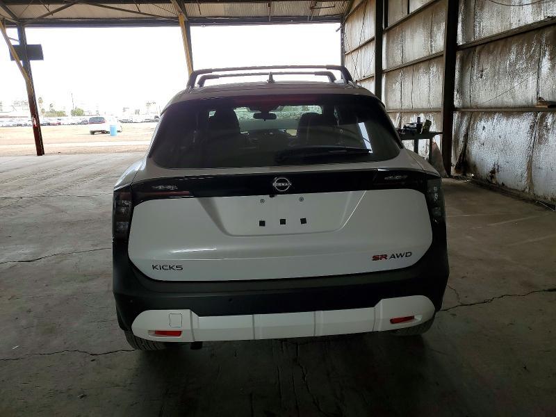 2026 Nissan Kicks sr