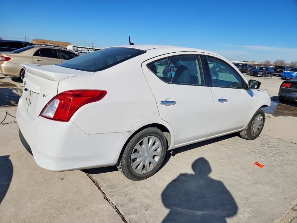 2017 Nissan Versa 1.6 sv