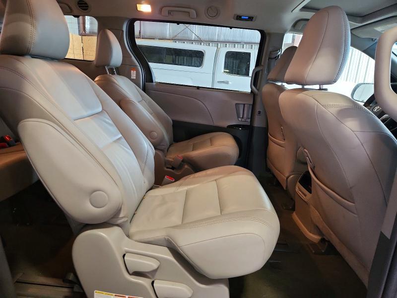 2016 Toyota Sienna xle 7 Passenger
