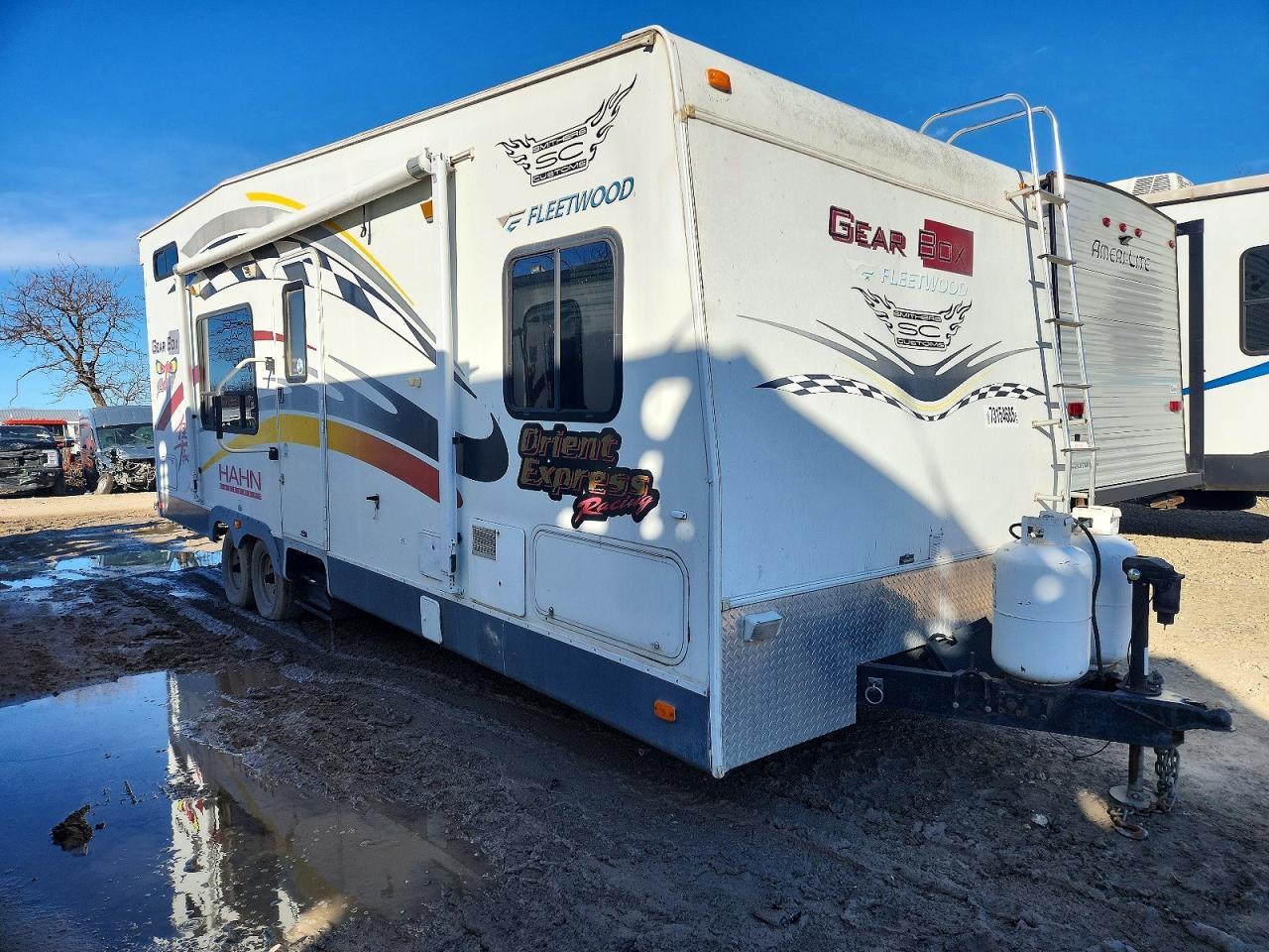 2005 Fleetwood Gear BOX Camper