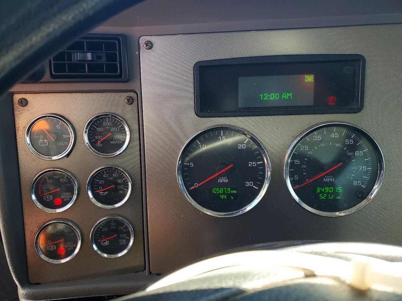 2016 Kenworth T300 BOX Truck