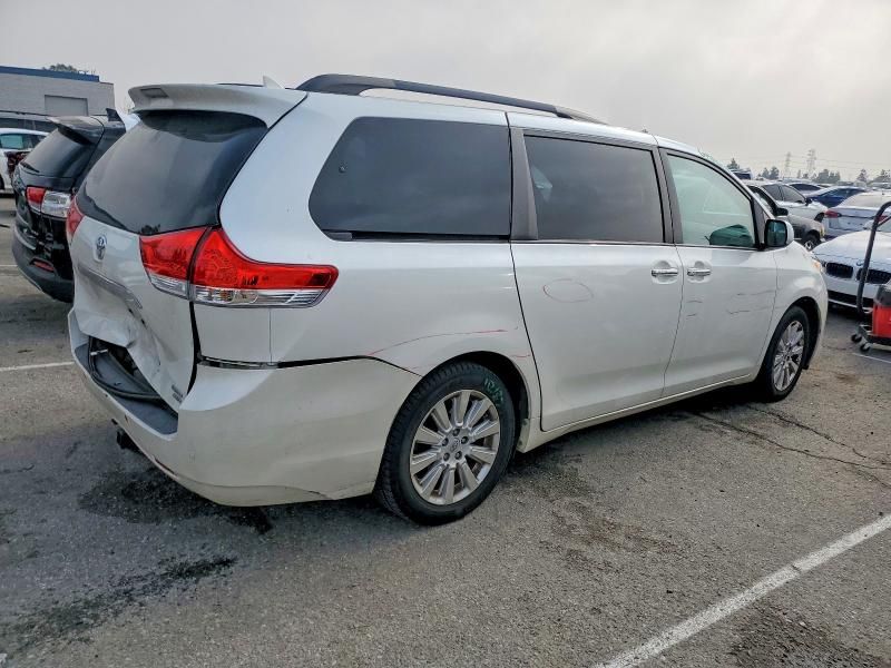 2012 Toyota Sienna xle