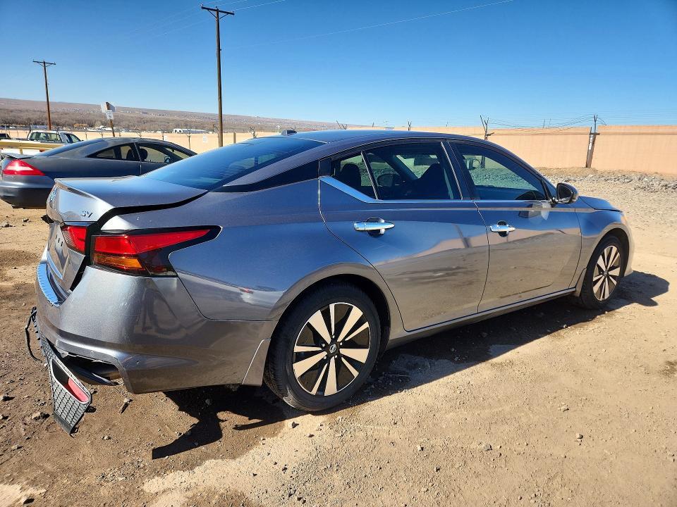 2021 Nissan Altima sv