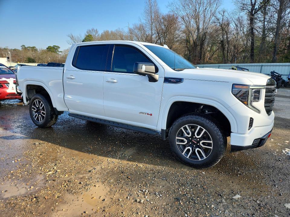 2025 GMC Sierra K1500 AT4