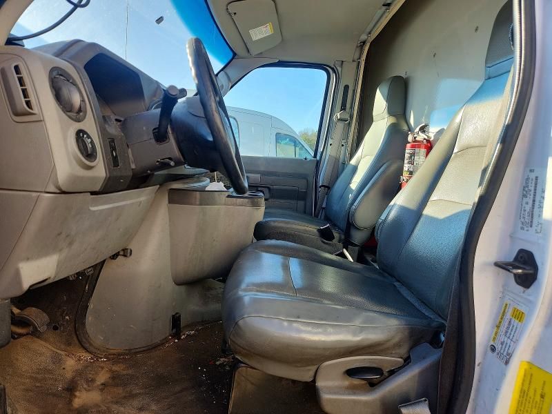 2014 Ford E350 box Truck