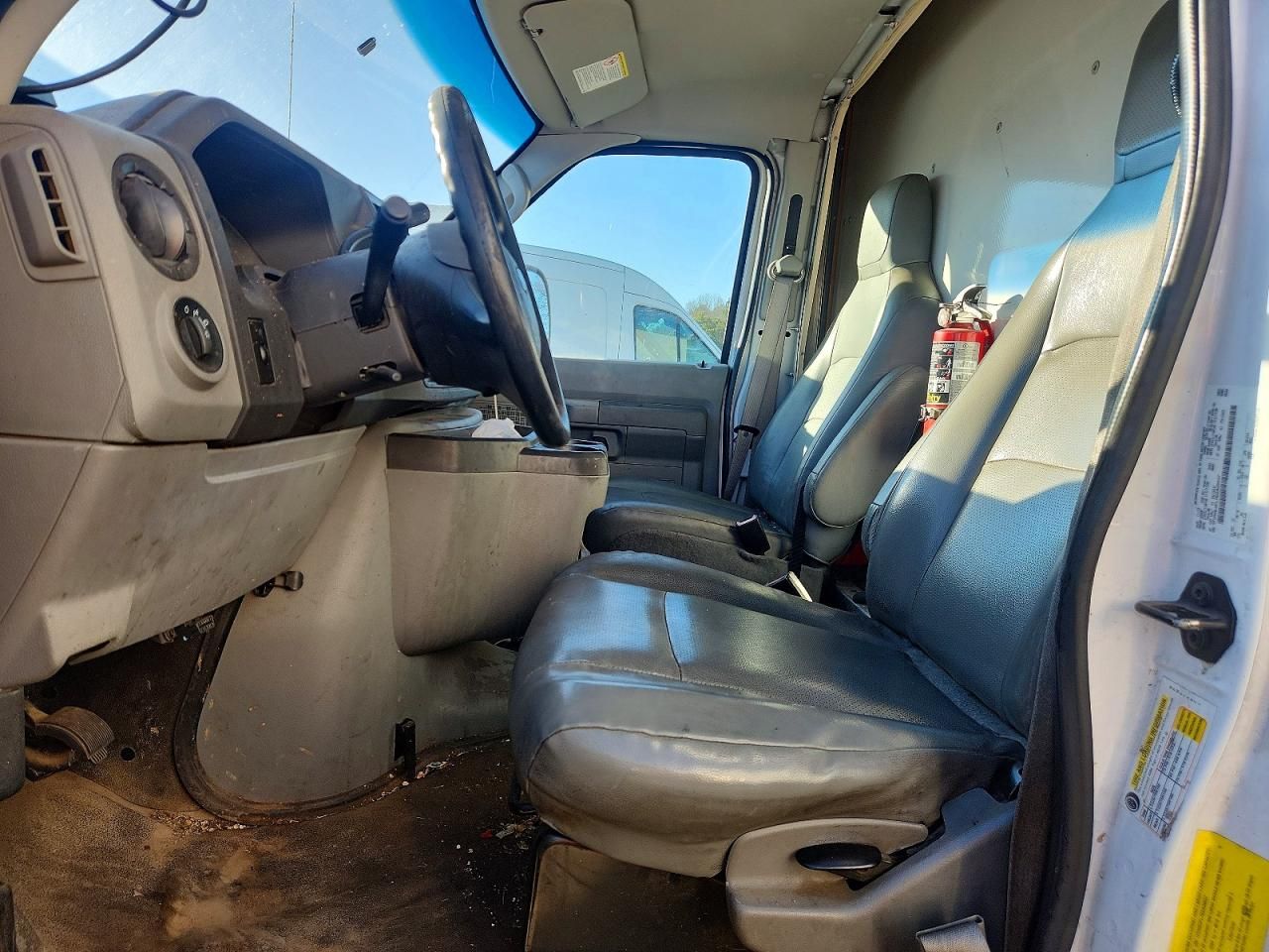 2014 Ford E350 box Truck