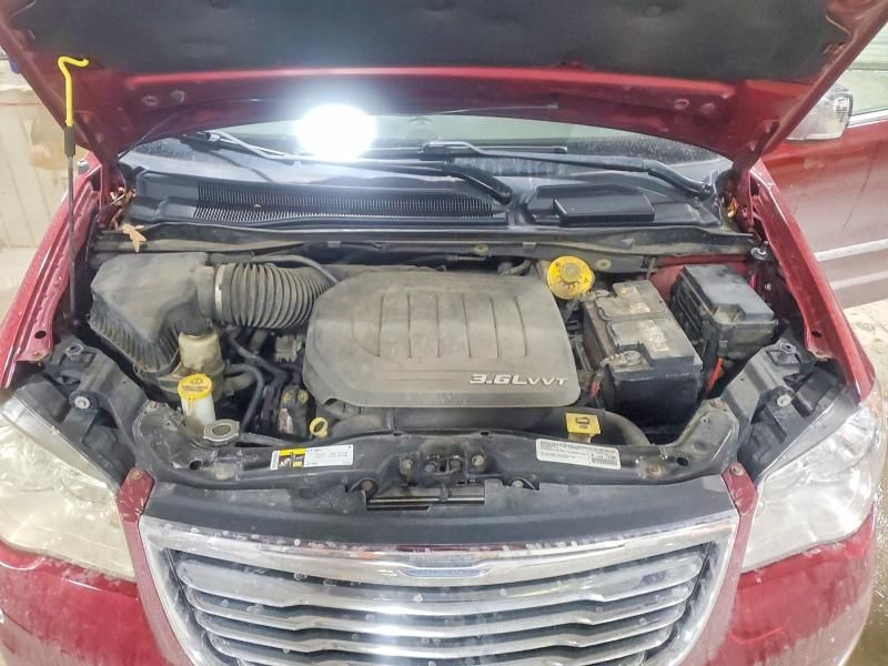 2015 Chrysler Town & Country Touring l