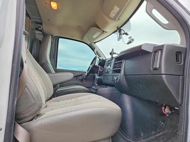 2022 Chevrolet Express G2500