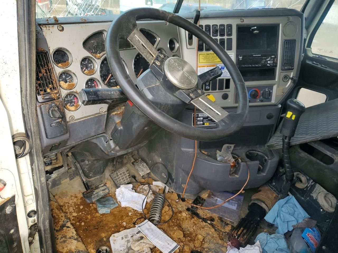 2016 Mack GU713 Dump Truck