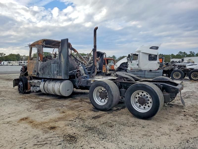 2015 Mack CXU613 Semi Truck
