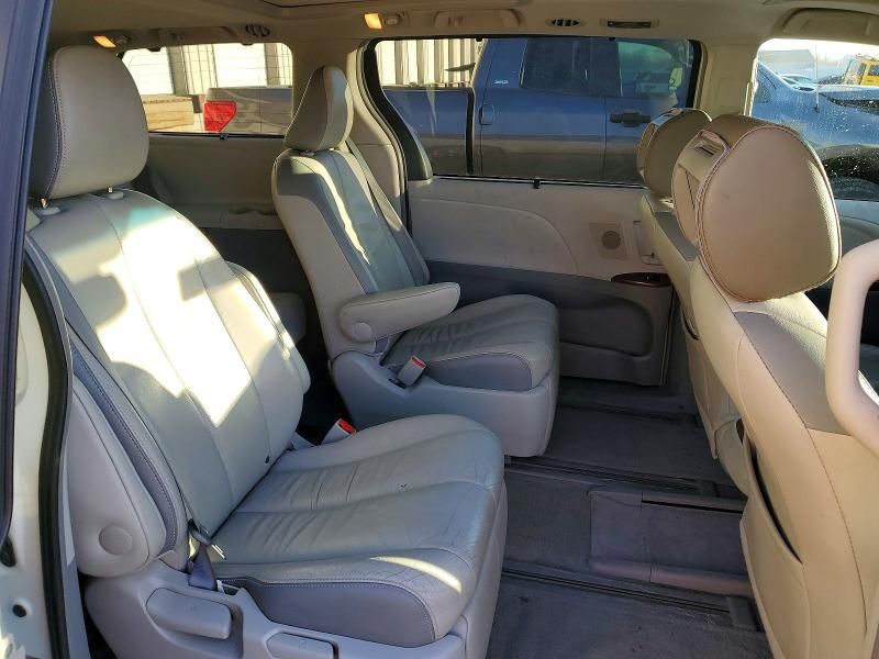 2012 Toyota Sienna xle