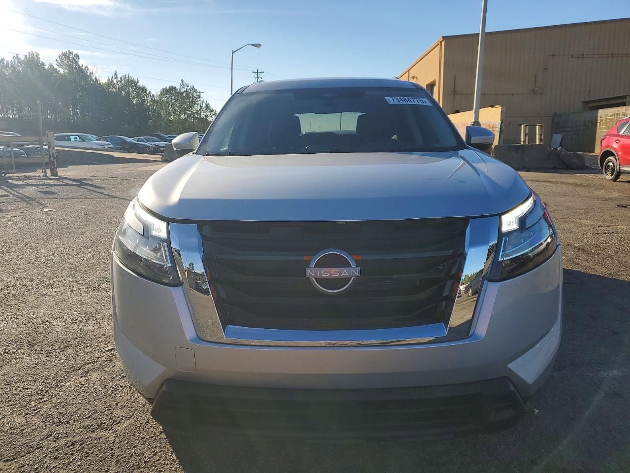 2022 Nissan Pathfinder sv