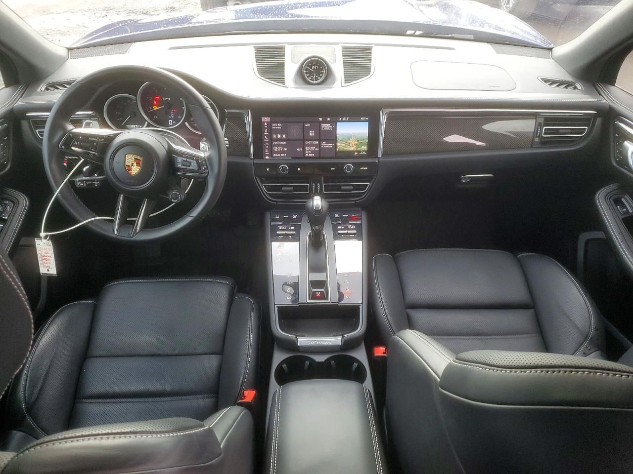 2025 Porsche Macan gts