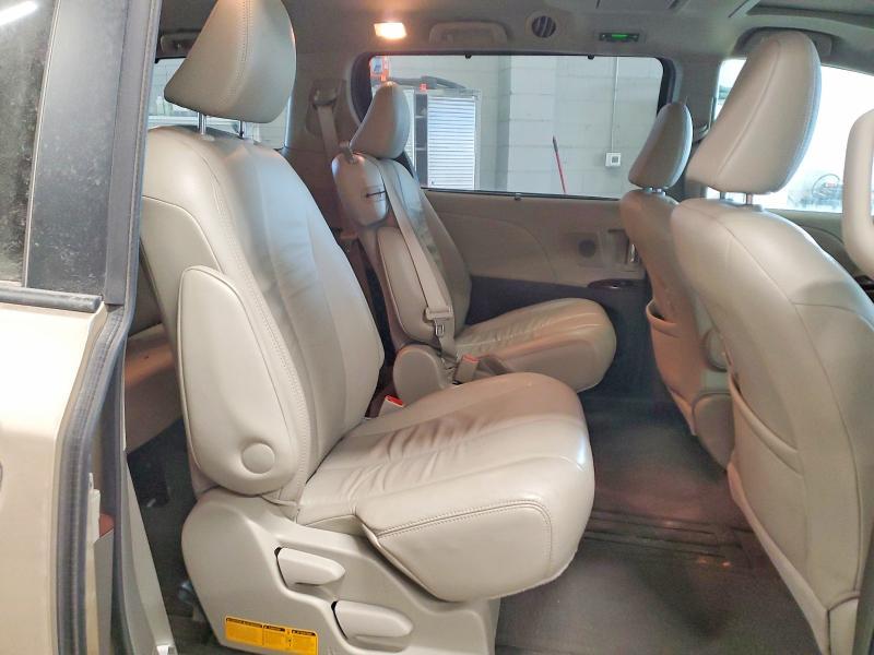 2011 Toyota Sienna xle