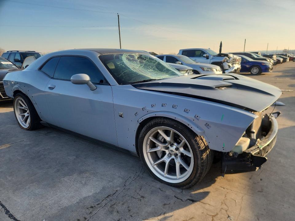 2020 Dodge Challenger r