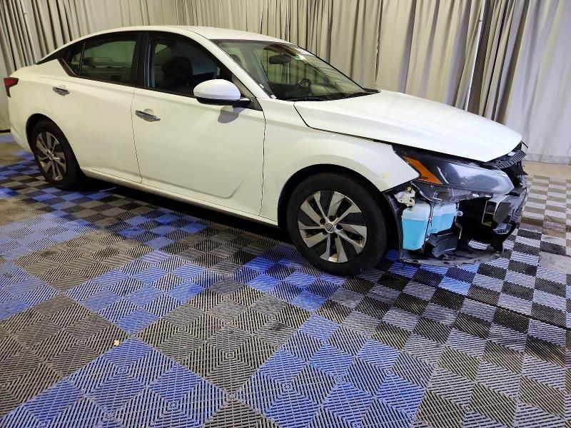 2023 Nissan Altima s