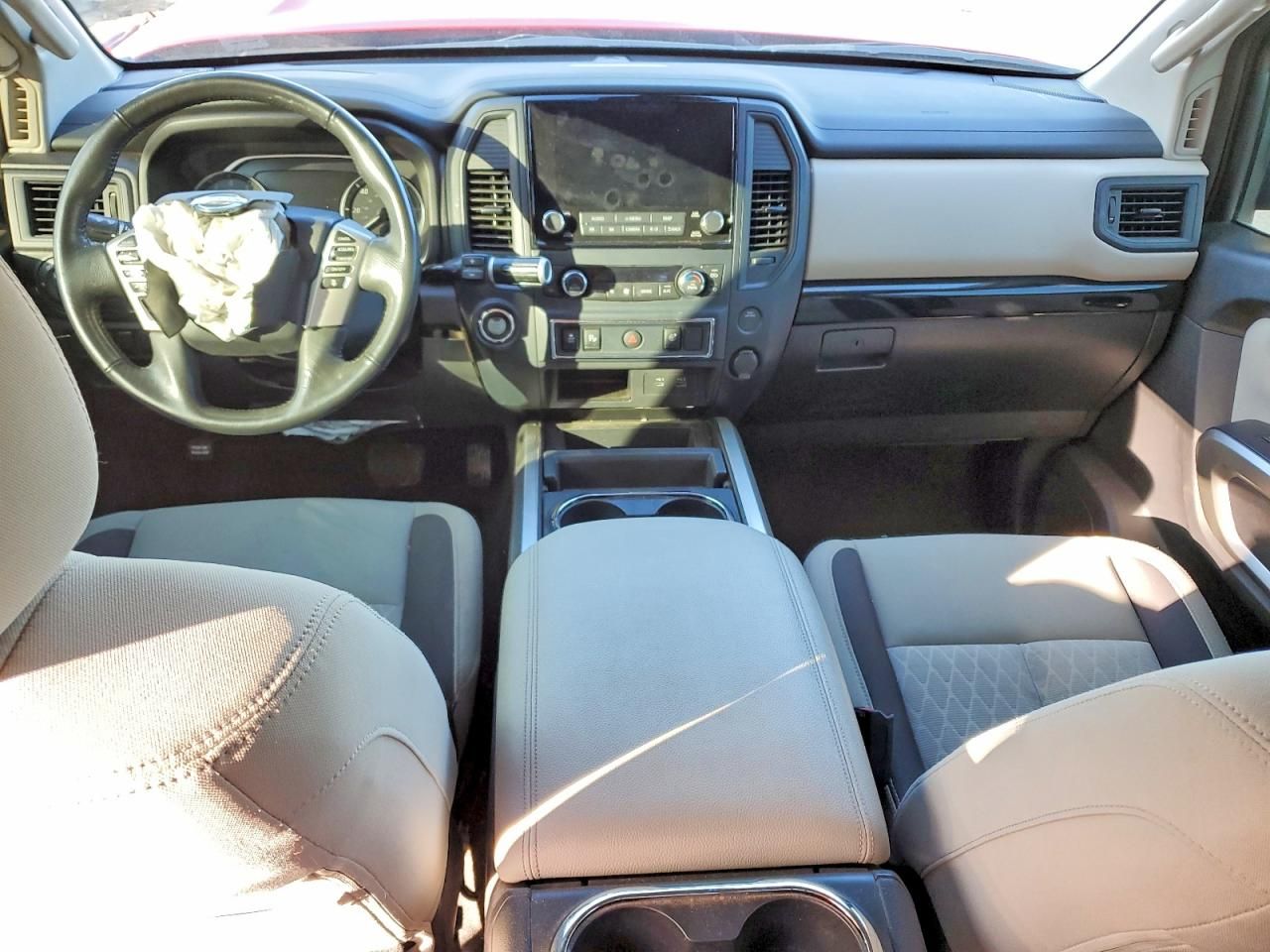 2022 Nissan Titan sv