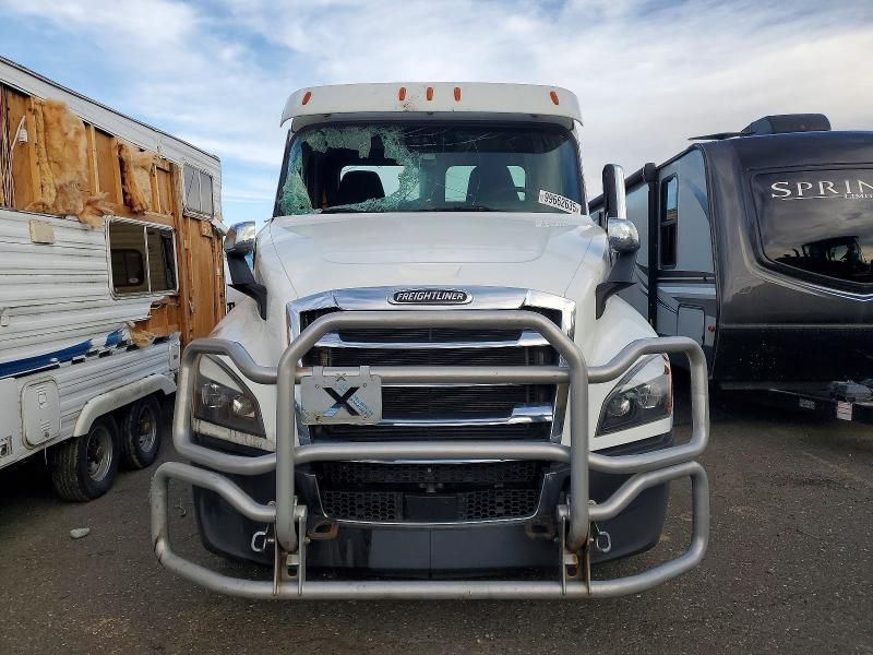 2023 Freightliner Cascadia 126 Semi Truck