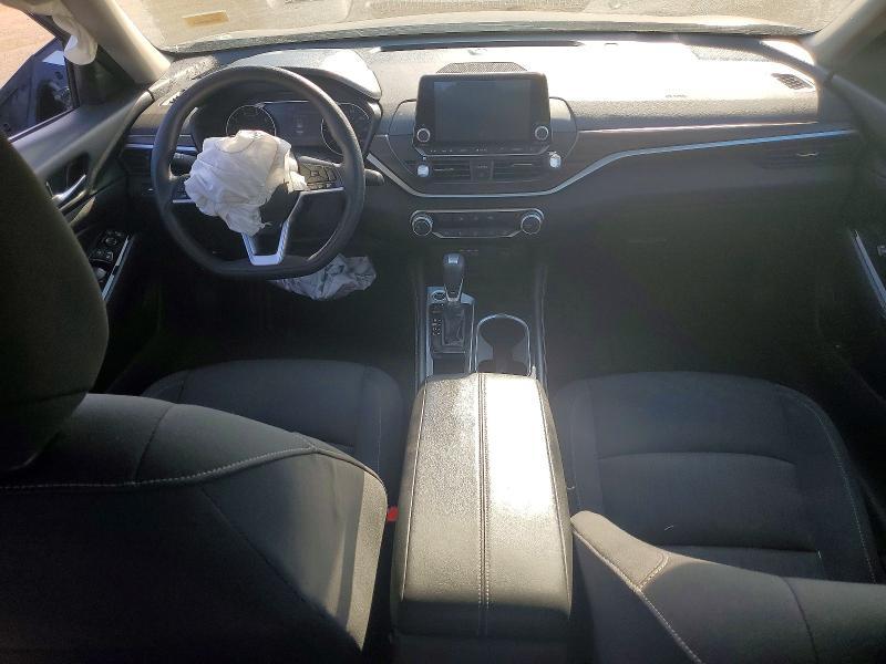 2023 Nissan Altima sv