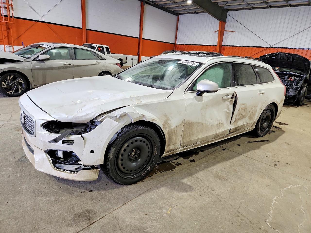 2019 Volvo V90 T6 R-design